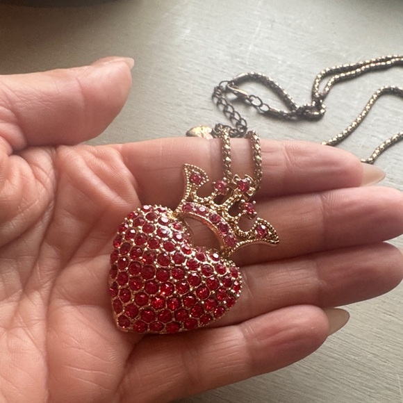 Crystal Heart Crown Pendant Necklace - Pink - Picture 2 of 4